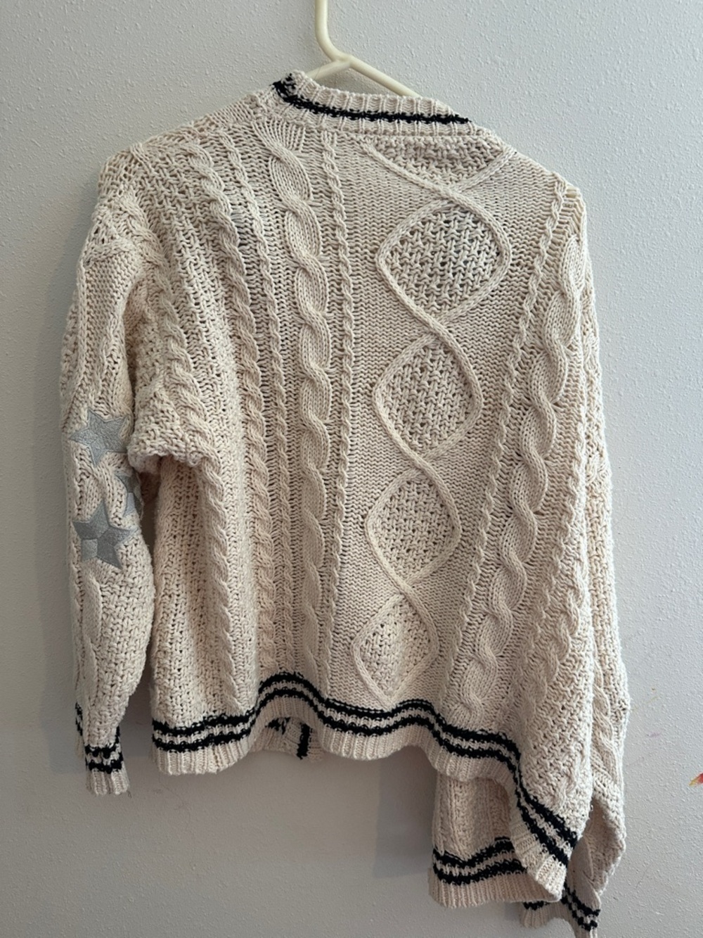 Taylor swift Cream Cable Knit V-Neck Button Cardigan with Black Trim - Picture 9 of 9